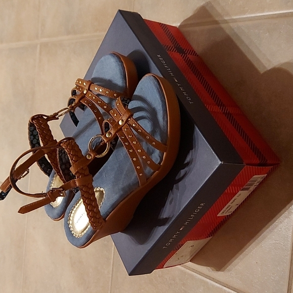 Tommy Hilfiger Girls Wedge Sandals - Picture 9 of 9